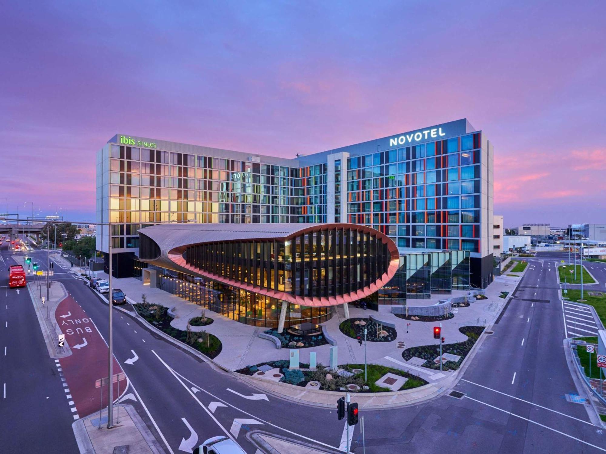 Ibis Styles Melbourne Airport Hotel Exterior photo